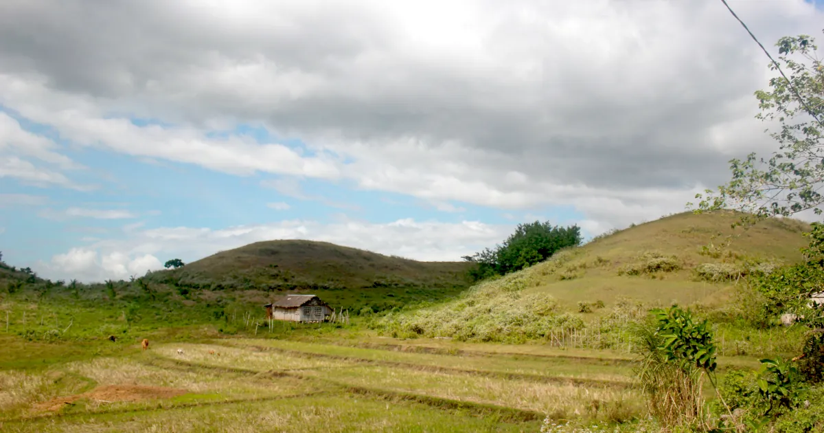 Foto mostrando propriedade irregular proibindo acesso à catalogação de sítios arqueológicos.