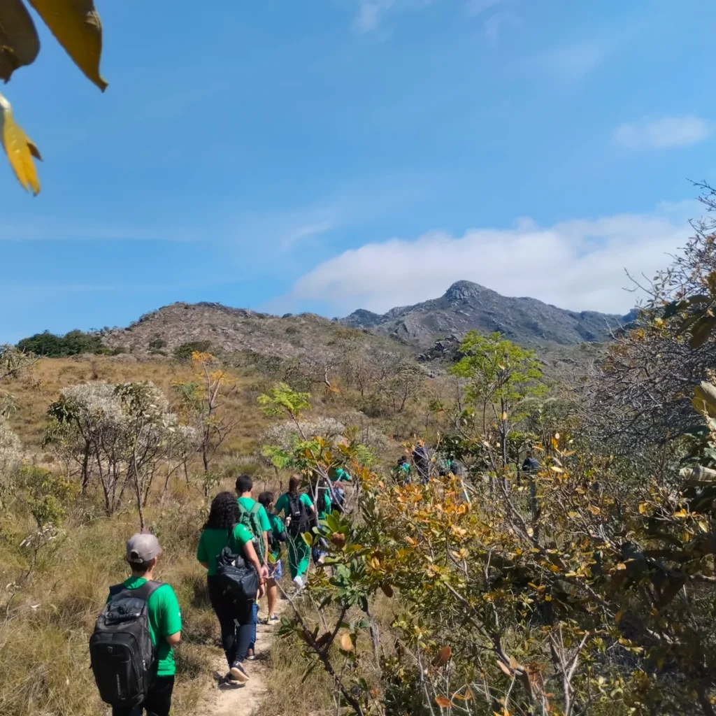 Foto de tour arqueológico por sítios arqueológicos do Parque Pedra do Sol.